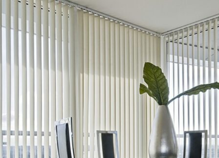 Blinds Vertical In Dining 720x395 1 E1638402491258